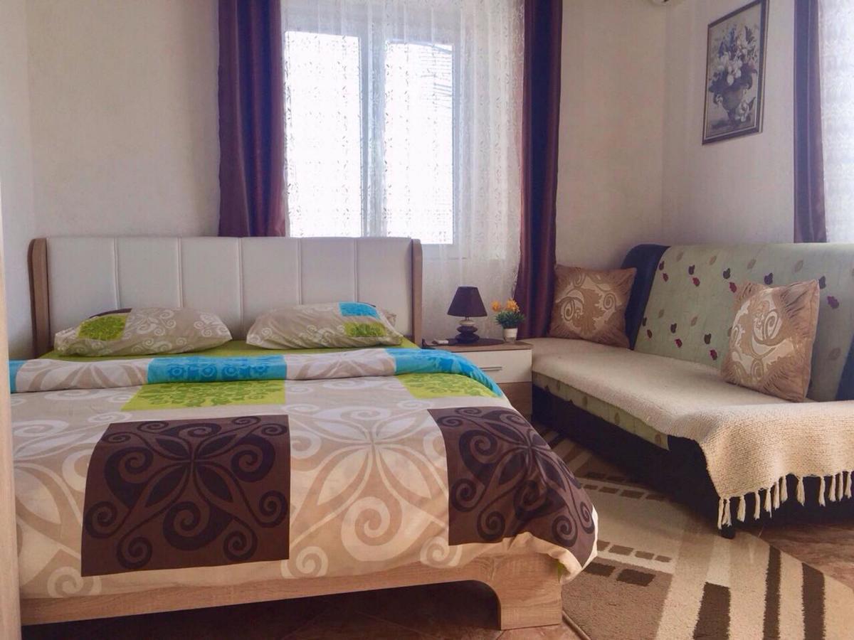Apartments Zuto Ulcinj Ngoại thất bức ảnh