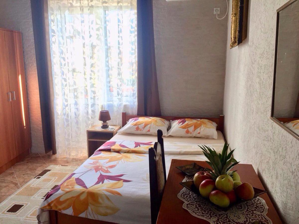Apartments Zuto Ulcinj Ngoại thất bức ảnh